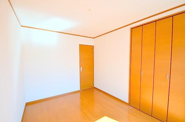 Non-living room. Bedroom, Study, It is ideal for children's rooms!