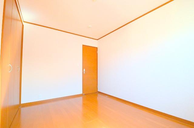 Non-living room. Bedroom, Study, It is ideal for children's rooms!