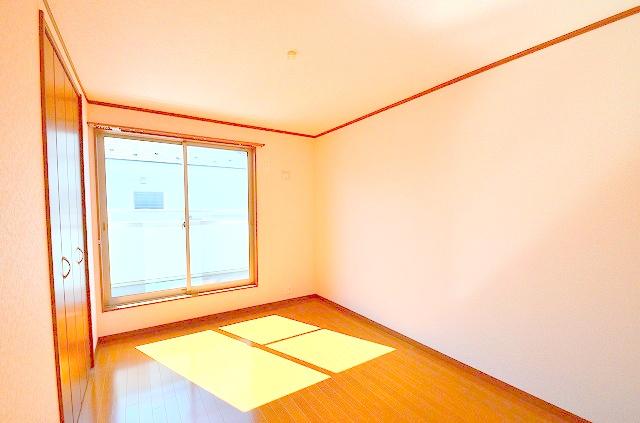 Non-living room. Bedroom, Study, It is ideal for children's rooms!