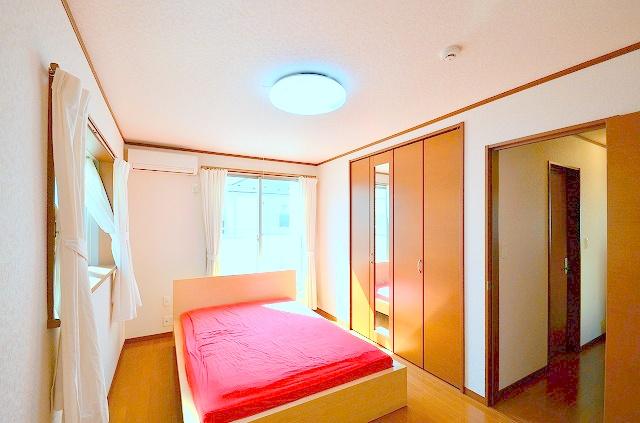 Non-living room. Bedroom, Study, It is ideal for children's rooms!