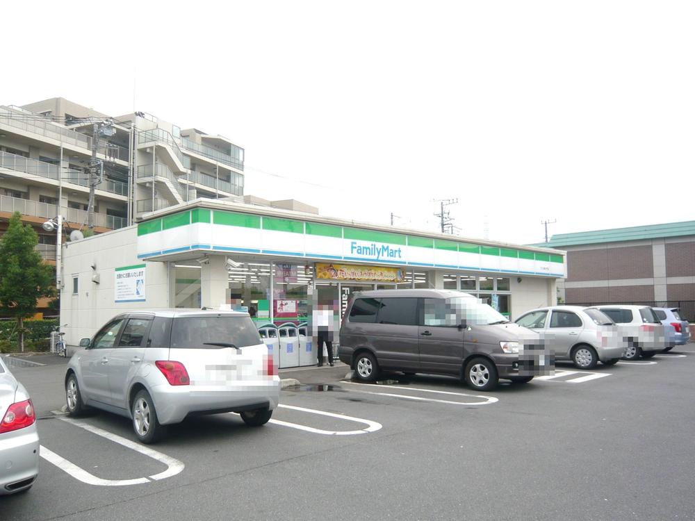 Convenience store. 690m to FamilyMart