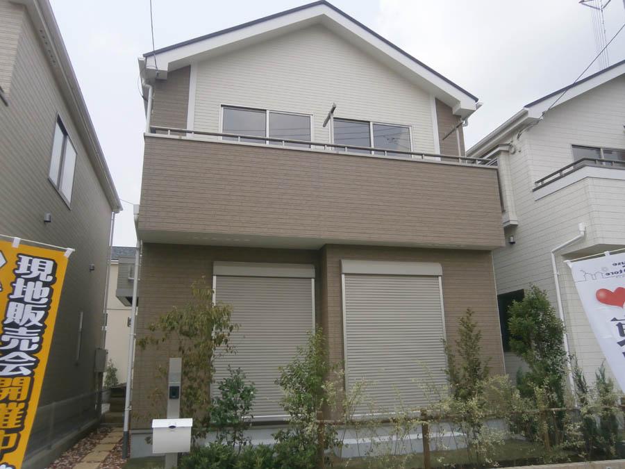 Local photos, including front road. F Building Was building completed. Such as the actual image from per yang, We have to wait all the time so you can see directly.