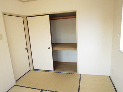 Living and room. Is a Japanese-style room of storage