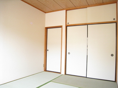 Living and room. It is plenty of storage in the Japanese-style room I ☆ 