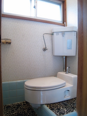 Toilet. Toilet window with ventilation is ◎