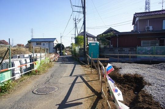 Local photos, including front road. Frontal road