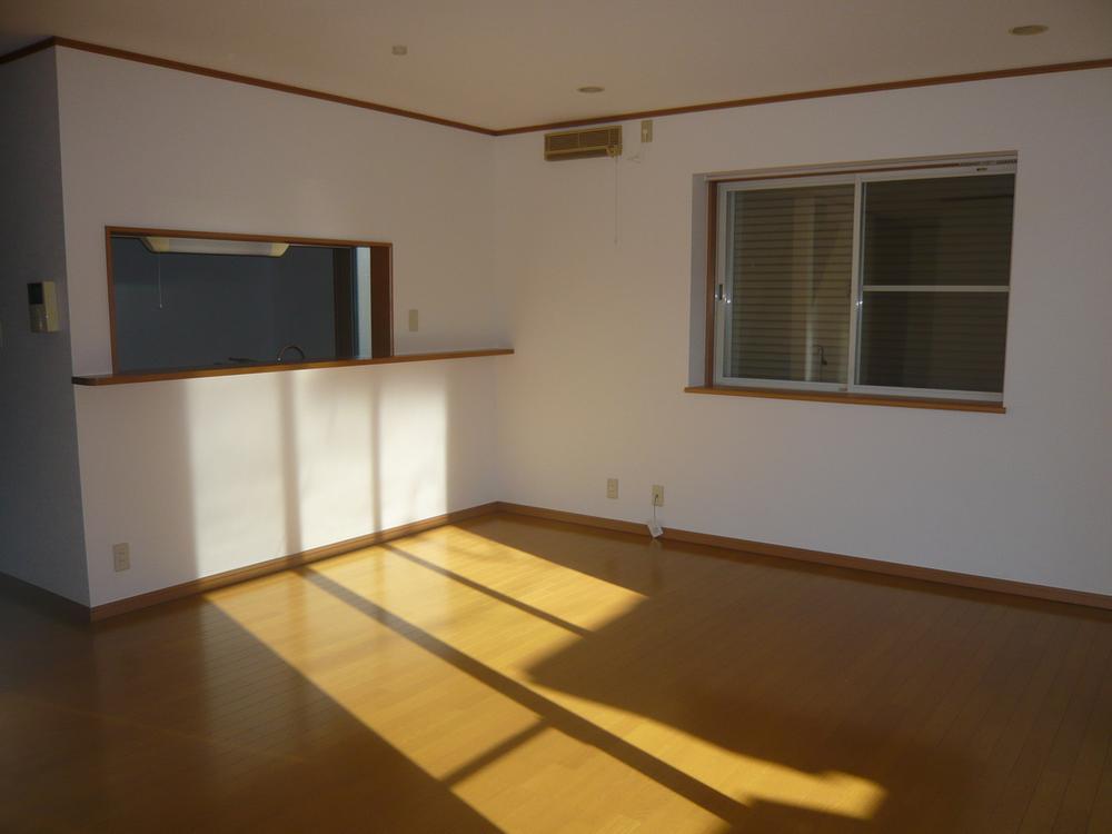 Living. ■ Face-to-face kitchen ~ !