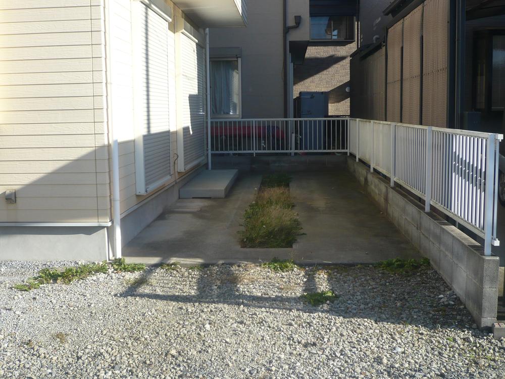 Parking lot. ■ Parking Lot ~