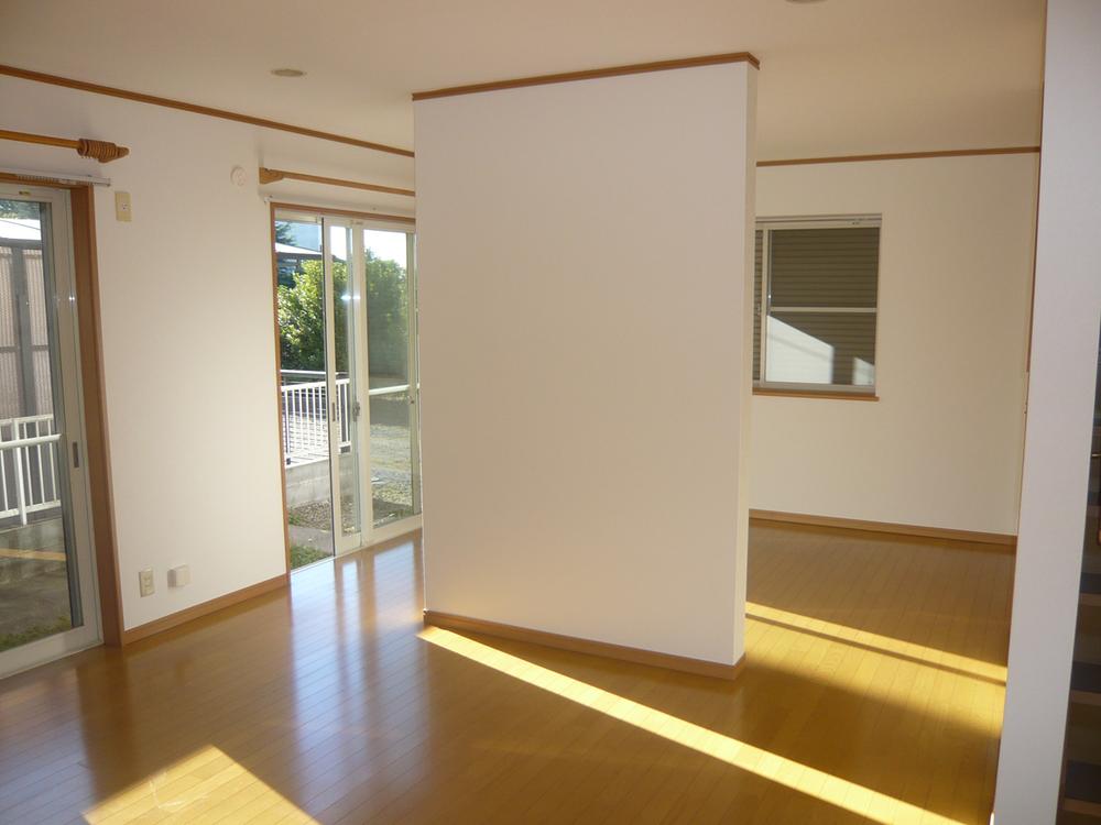 Living. ■ Living is next to Western-style ~ !