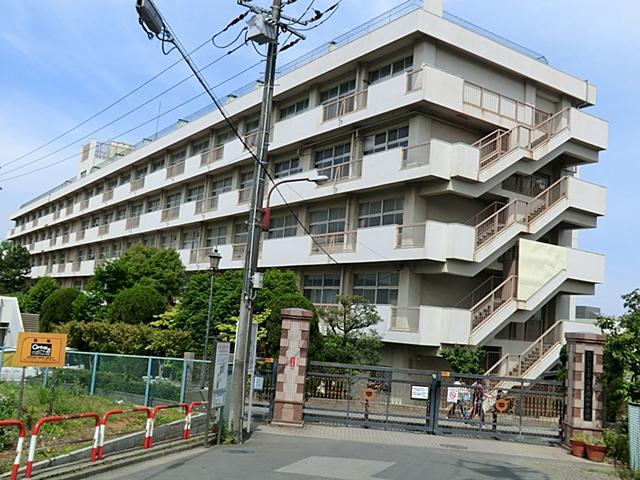 Junior high school. 1210m to Saitama City Tatsuhigashi Urawa junior high school