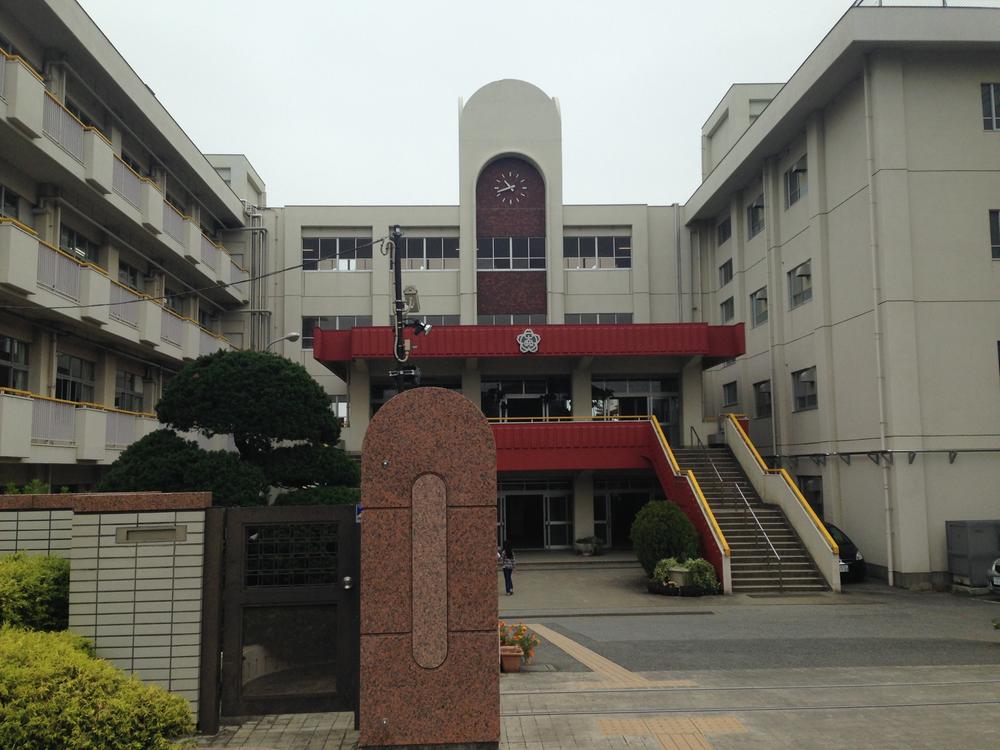 Primary school. Omaki until elementary school 170m