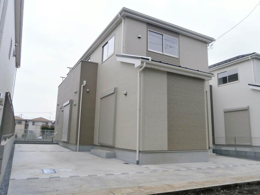 Local photos, including front road. Was building completed. Such as the actual image from per yang, We have to wait all the time so you can see directly.