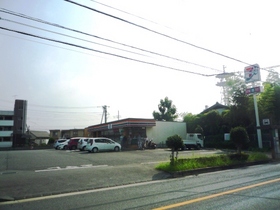 Convenience store. 270m to Seven-Eleven (convenience store)