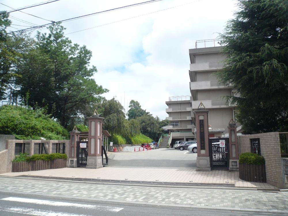 Junior high school. 100m to Saitama City Tachihara Mountain Junior High School