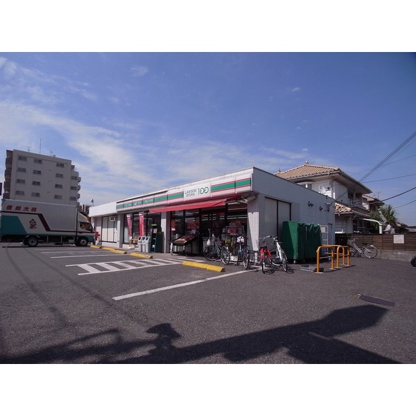 Convenience store. STORE100 Kazu Higashiura 7-chome (convenience store) to 565m