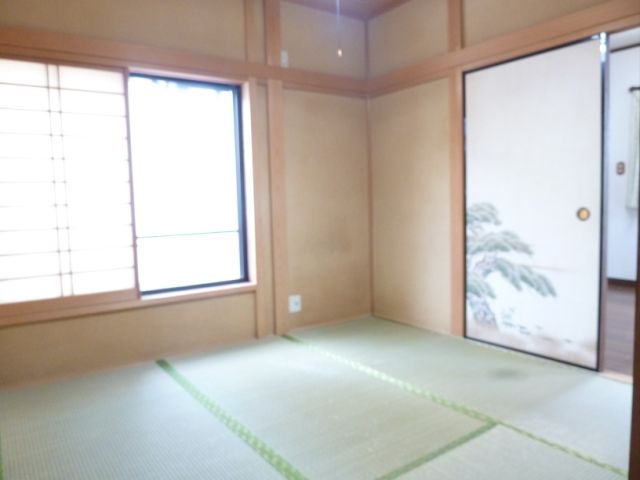 Living and room. Sunny is a good Japanese-style room. 