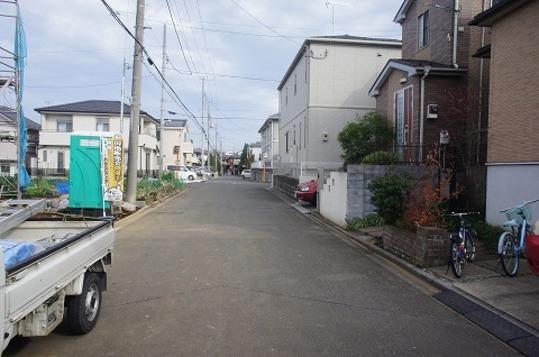 Local photos, including front road. Frontal road