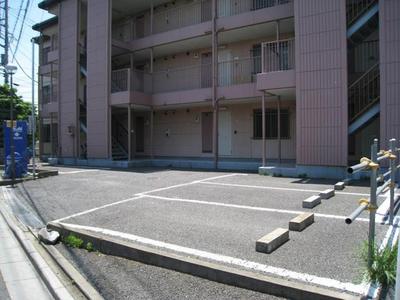 Parking lot. On-site parking Batsuki / 8,000 yen