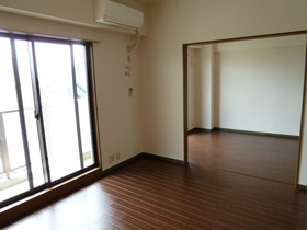 Living and room. Bright dining kitchen