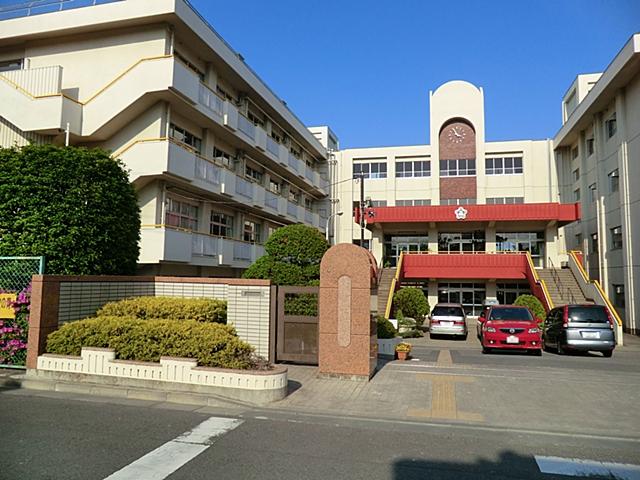 Primary school. Omaki until elementary school 740m
