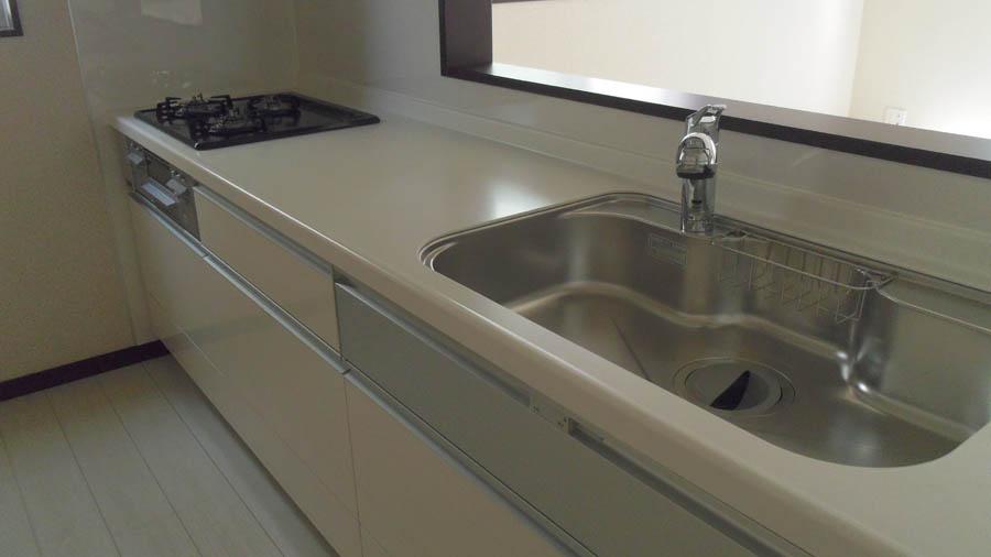 Kitchen. Was building completed. Such as the actual image from per yang, We have to wait all the time so you can see directly.