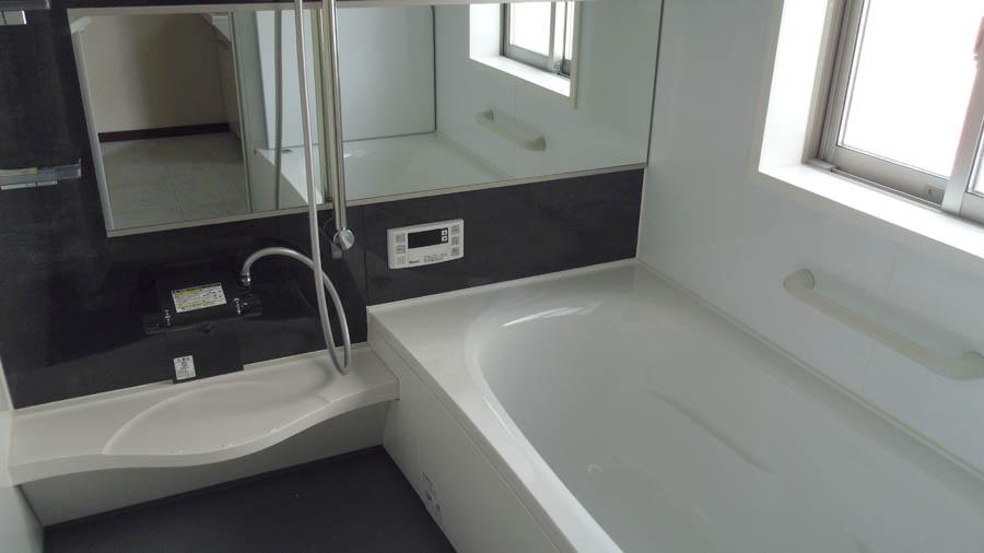 Bathroom. Was building completed. Such as the actual image from per yang, We have to wait all the time so you can see directly.