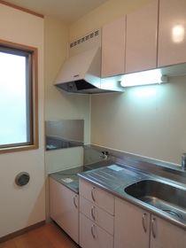 Kitchen. Gas stove installation Allowed ・ Bathroom with a window