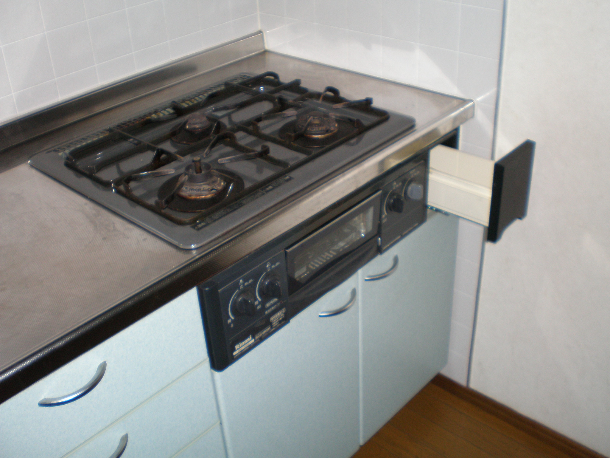 Kitchen. System Kitchen 3-neck gas stove grill