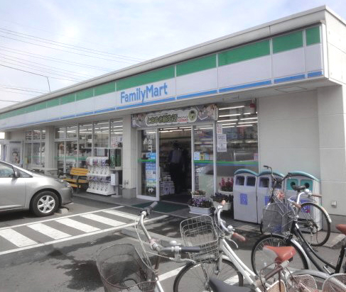 Convenience store. FamilyMart Saitama HARAYAMA-chome store up (convenience store) 779m