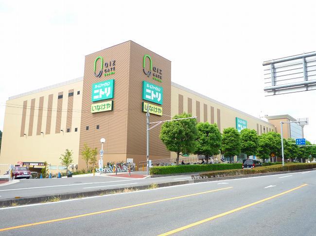 Shopping centre. 1079m to quiz gate Urawa