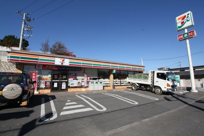 Convenience store. Seven-Eleven 700m to Saitama Omaki shop