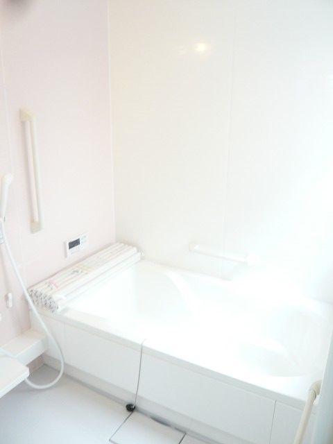 Bathroom. Bathroom with a bright and clean feeling. It is relaxing can likely.