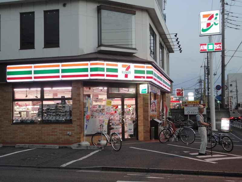 Convenience store. 441m to Seven-Eleven Urawa HARAYAMA shop