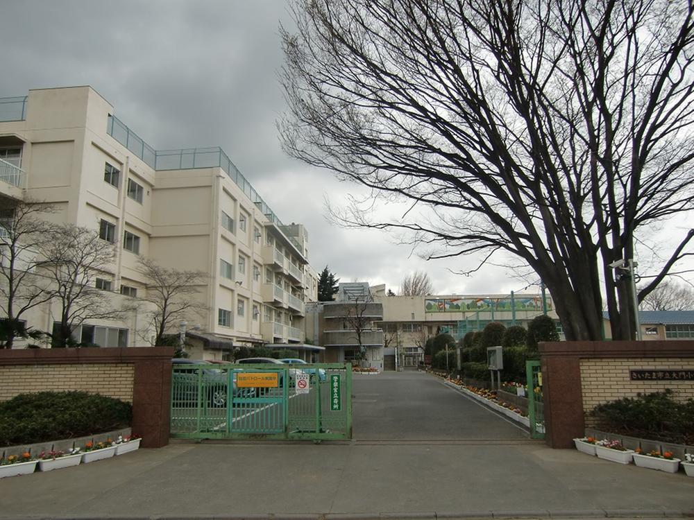 Primary school. Saitama 100m to stand Daimon elementary school