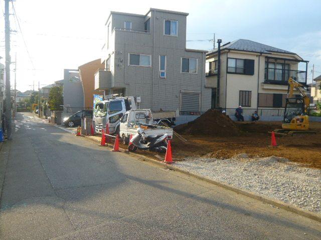 Local photos, including front road. 10 / 12 shooting  Before the road width 5m