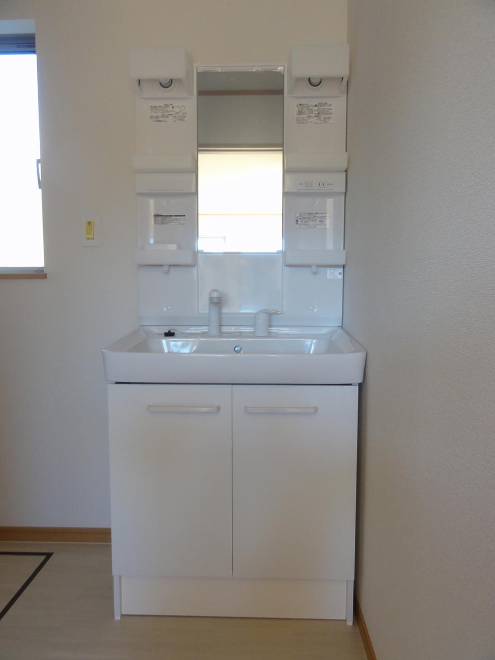 Wash basin, toilet. Indoor (10 May 2013) Shooting Shampoo dresser