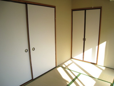 Living and room. You can put even Japanese-style interior! 