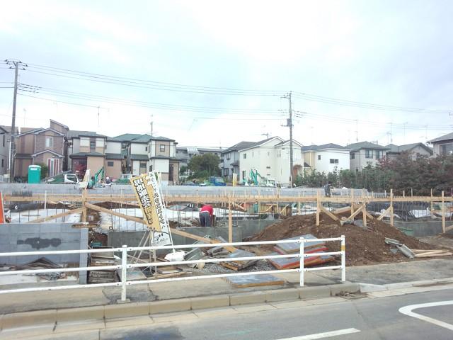 Local appearance photo. South road 4 buildings, With the sidewalk on the front road. It is a calm residential area in the quiet. "