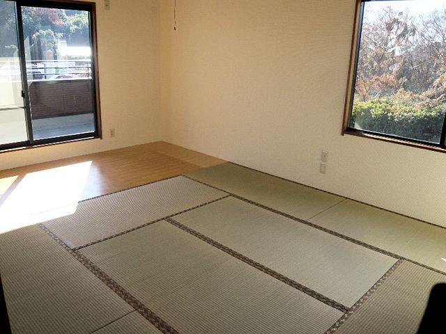 Non-living room. The second floor Japanese-style room. Southwest corner room.