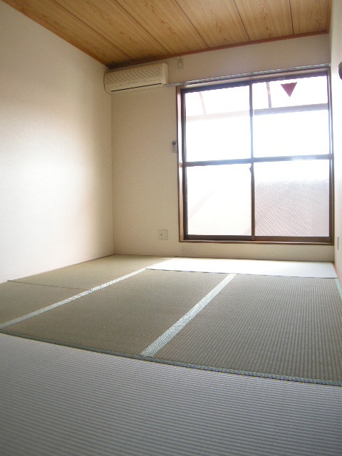 Other room space. Japanese-style room Air conditioning installation