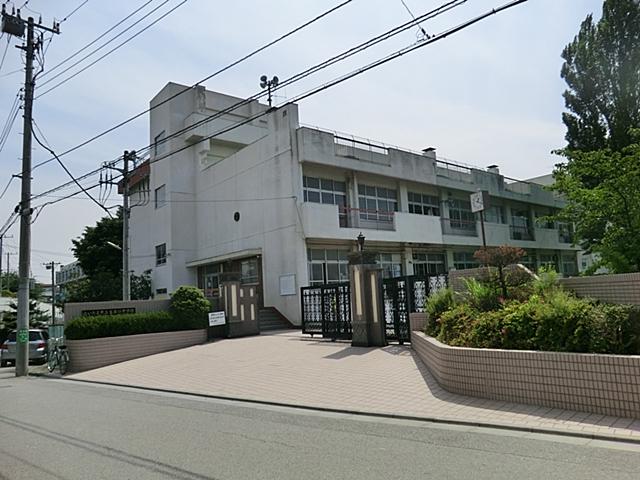 Junior high school. 2100m Oyaguchi junior high school until the Saitama Municipal Oyaguchi junior high school You can mind richly growth through a variety of activities and experiences. 