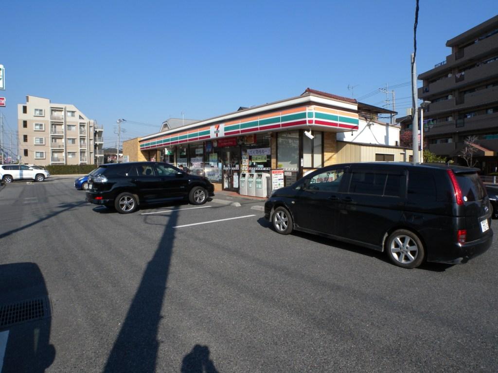 Convenience store. Seven-Eleven Urawa Tsuji 5-chome up (convenience store) 463m