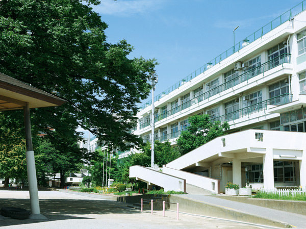 Surrounding environment. Municipal Takasago Elementary School (about 1200m ・ A 15-minute walk)