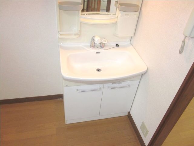 Washroom.  ☆ Shampoo dresser type ・ Wash basin ☆