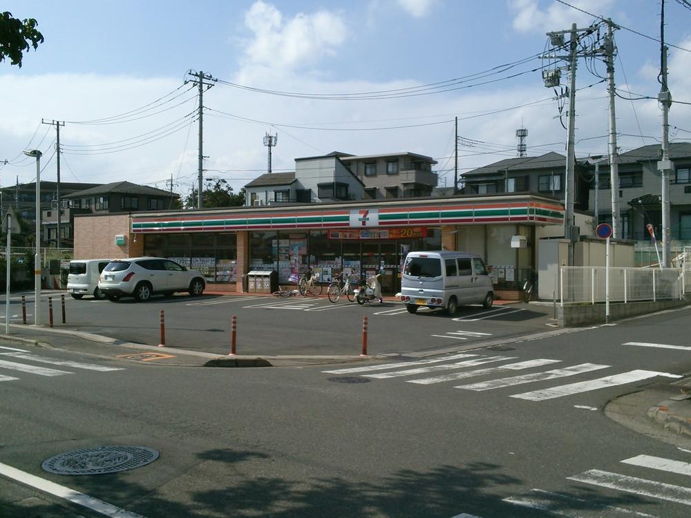 Convenience store. Walk from the local 4-minute convenience store