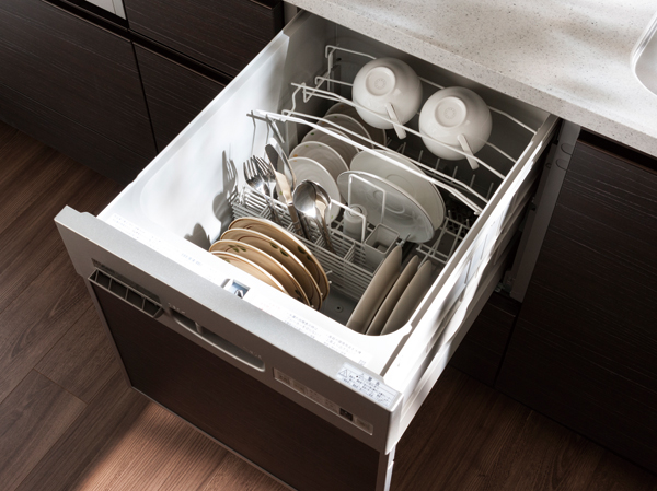 Kitchen.  [Dishwasher] It can reduce the time and effort of postprandial cleanup, Standard adopts the dishwasher, which is also water-saving effect.