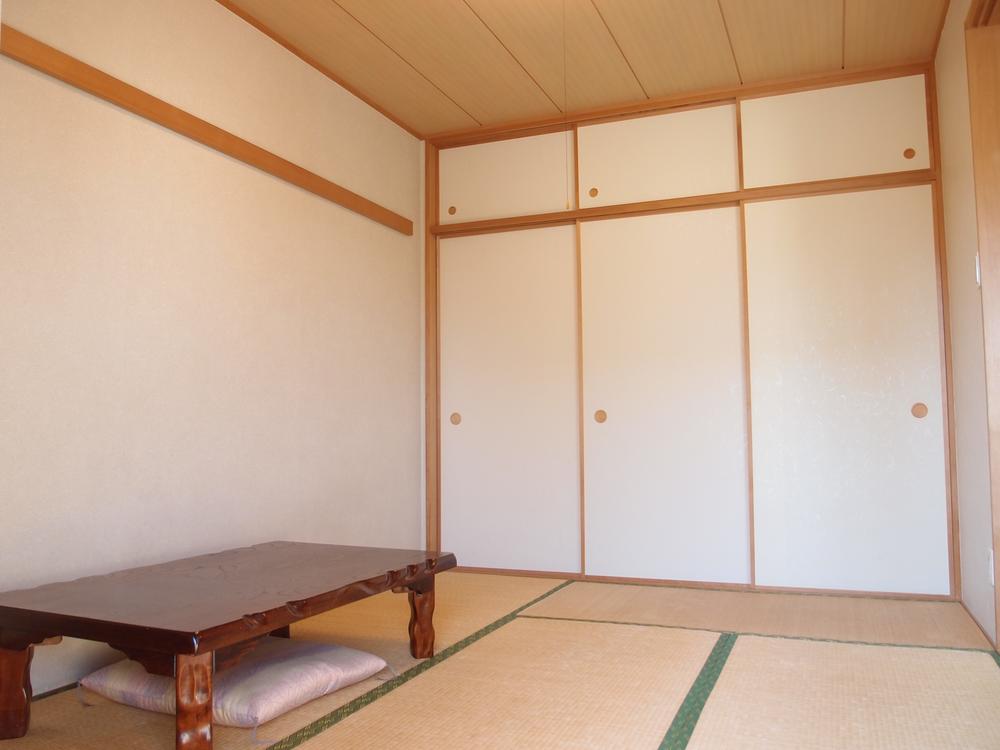 Non-living room. Japanese-style room (11 May 2013) Shooting  ※ Furniture and the like in the photo are not included in the sale