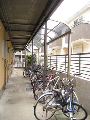 Other common areas. Bicycle storage of roofed