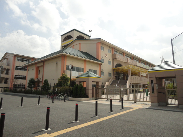 Primary school. 472m to Saitama City Tsujiminami elementary school (elementary school)