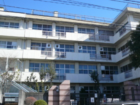 Primary school. 850m to Urawa Osato elementary school (elementary school)